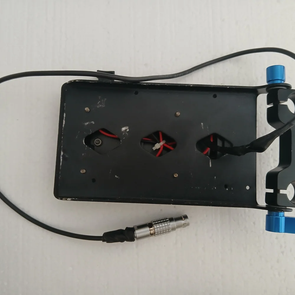 Black and Blue VR Headset Mount